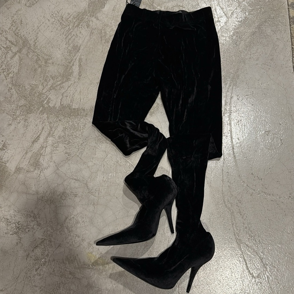 NWOT Balenciaga Black Velvet Pants Boots Heels Sz 38 - Picture 4 of 8